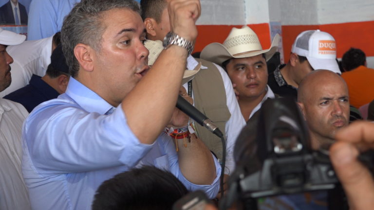 iVÁN dUQUE, cENTRO DEMOCRÁTICO, lAS cHIVAS DEL lLANO