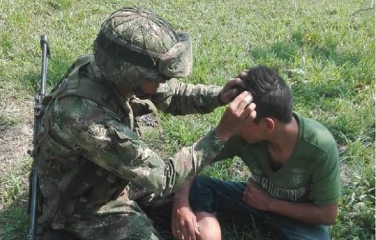 Ayuda soldado
