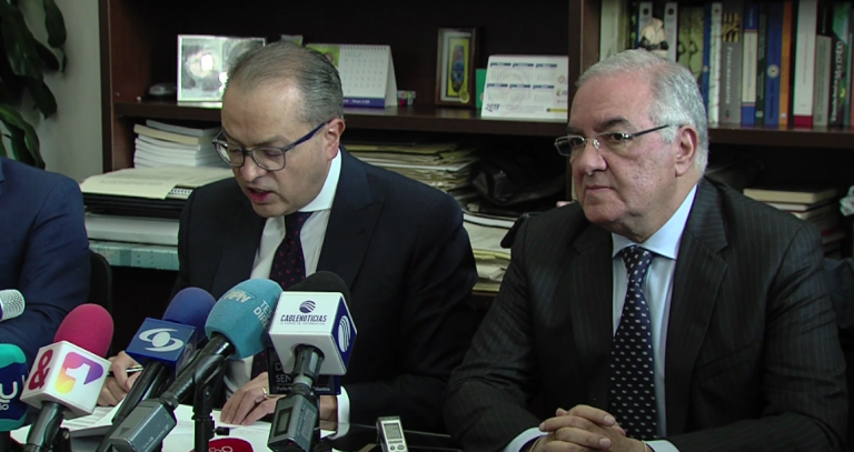 Fernando Carrillo, Procurador (Izq); Edgardo Maya, Contralor (Der).