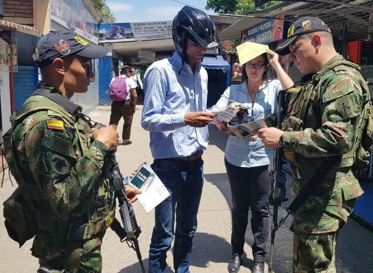 Las Fuerzas Militares, la Policía Nacional y la Fiscalía General de la Nación, recuerdan que a través del aplicativo ‘ADenunciar’, disponible en las páginas web, la ciudadanía puede denunciar seis delitos, incluida la extorsión.