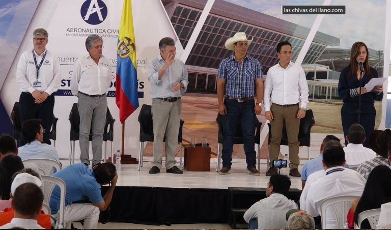 Alirio Barrera, durante la entrega de obras del aeropuerto de Yopal