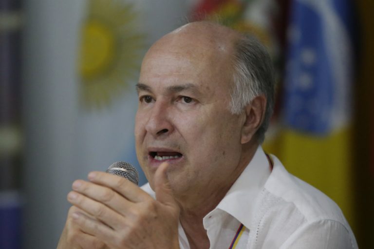 Enrique Gil Botero, ministro de Justicia