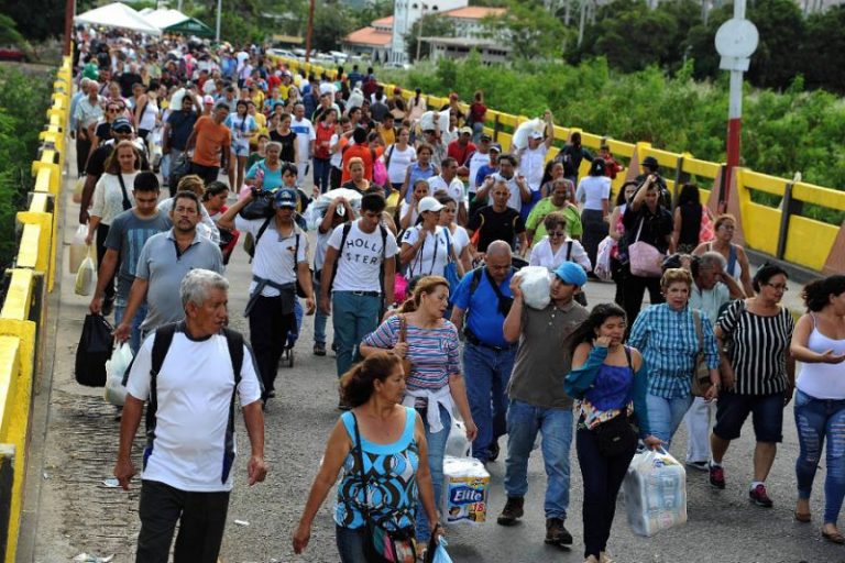 Venezolanos, ingresando a Colombia