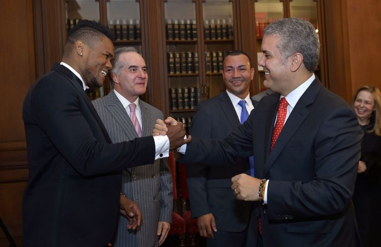 Champios, le dijo duque al boxeador