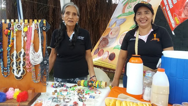 Feria artesanal en La Herradura