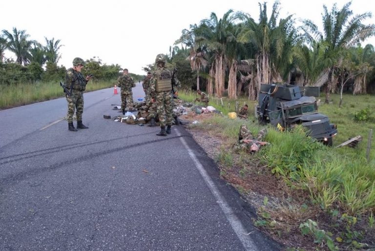 En este vehiculo viajaban los soldados accidentados