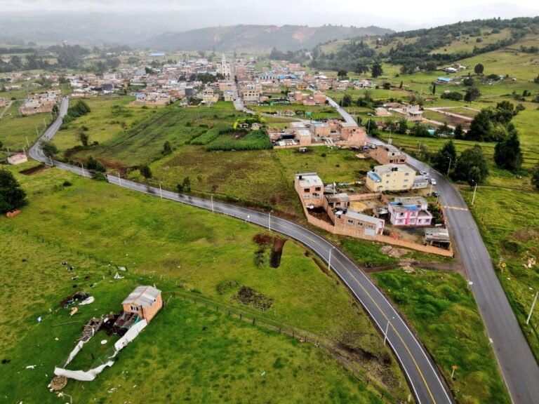 Vía de 527 metros de Tunja a Cómbita