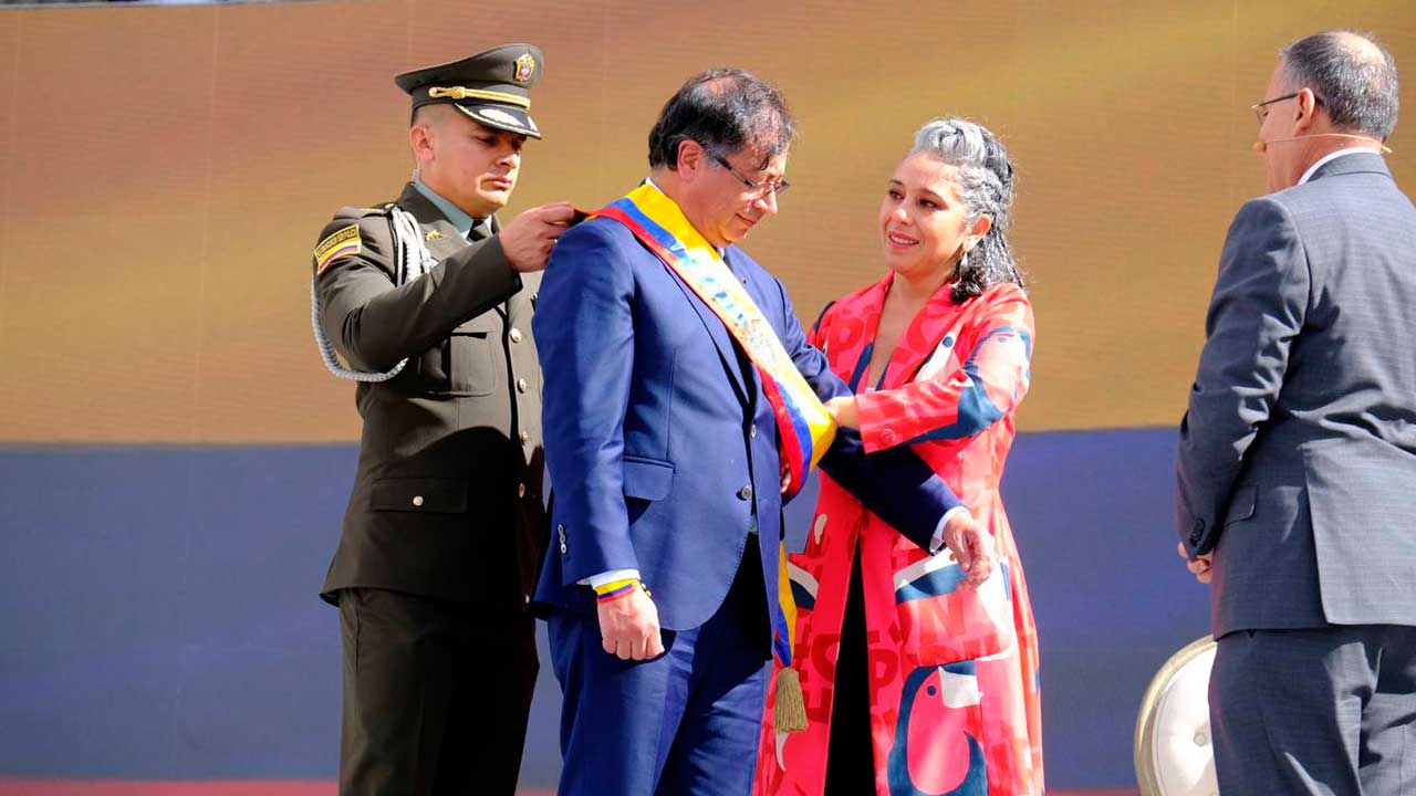 Imposición de la banda presidencial al Jefe de Estado de Colombia, Gustavo Petro, para el periodo 2022-2026. Foto: Presidencia