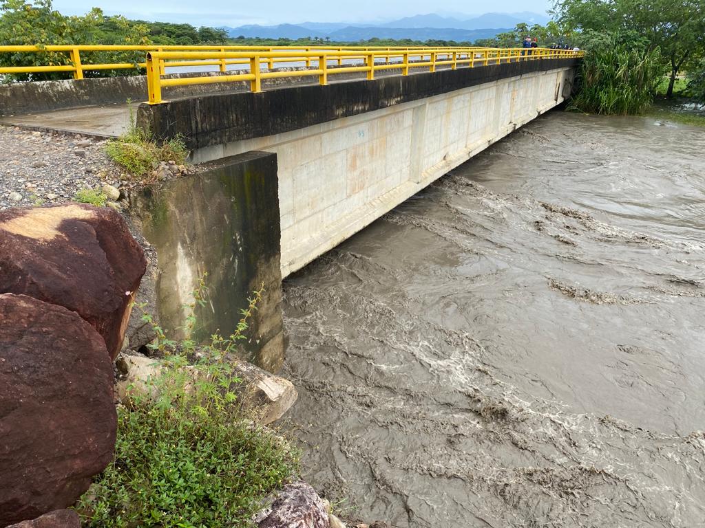 Puente en La Manga, afectado por las lluvias