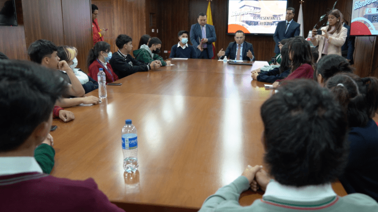 Red de contralores estudiantiles atacarán la corrupción en la educación