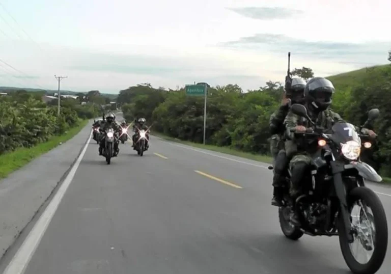 Atacan con explosivos patrulla del Ejército en El Catatumbo donde estará este viernes Petro