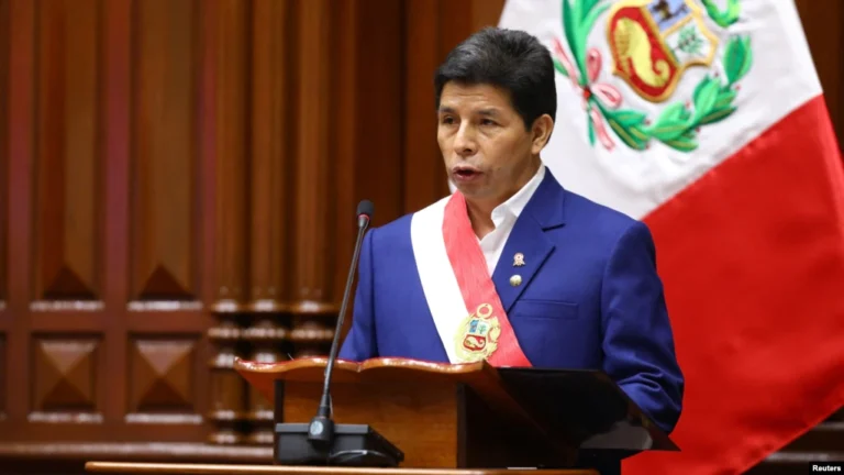 El presidente de Perú, Pedro Castillo, al pronunciar su discurso a la nación, en Lima, Perú, el 28 de julio de 2022.