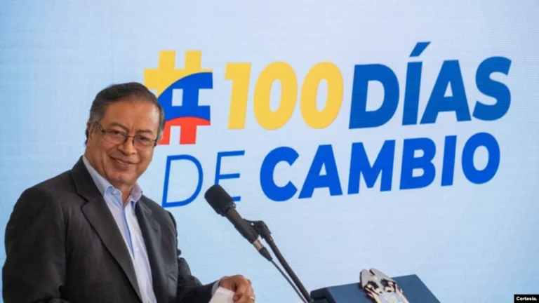 Rueda de prensa del presidente Gustavo Petro sobre los 100 días de su gobierno, el 15 de noviembre de 2022. [Foto: Cortesía de la Presidencia de Colombia]