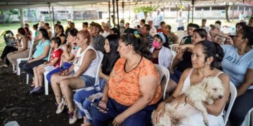 Mujeres de 6 municipios del Meta aprenden a sembrar huertas caseras