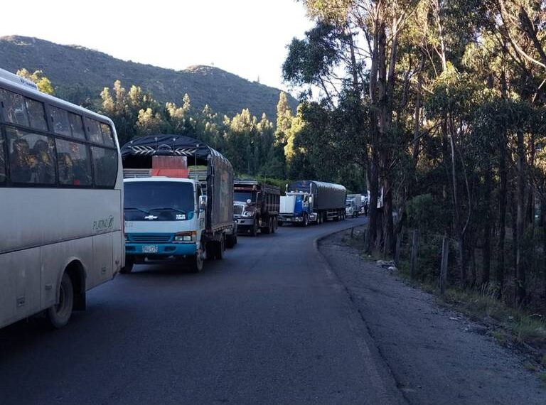 Mineros de Socha bloquean vía nacional Boyacá – Arauca – Casanare