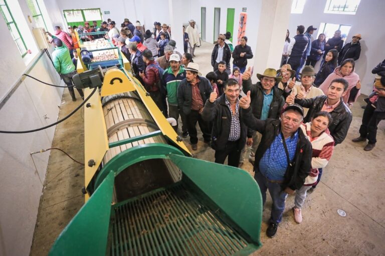 Gobernaor de Boyacá en Pesca