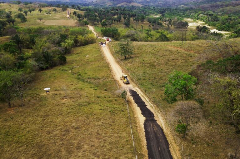 300 familias han sido beneficiadas en vias