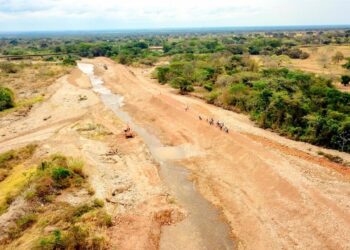 Canalizado 1 kilómetro del río Guachiría al norte de Casanare