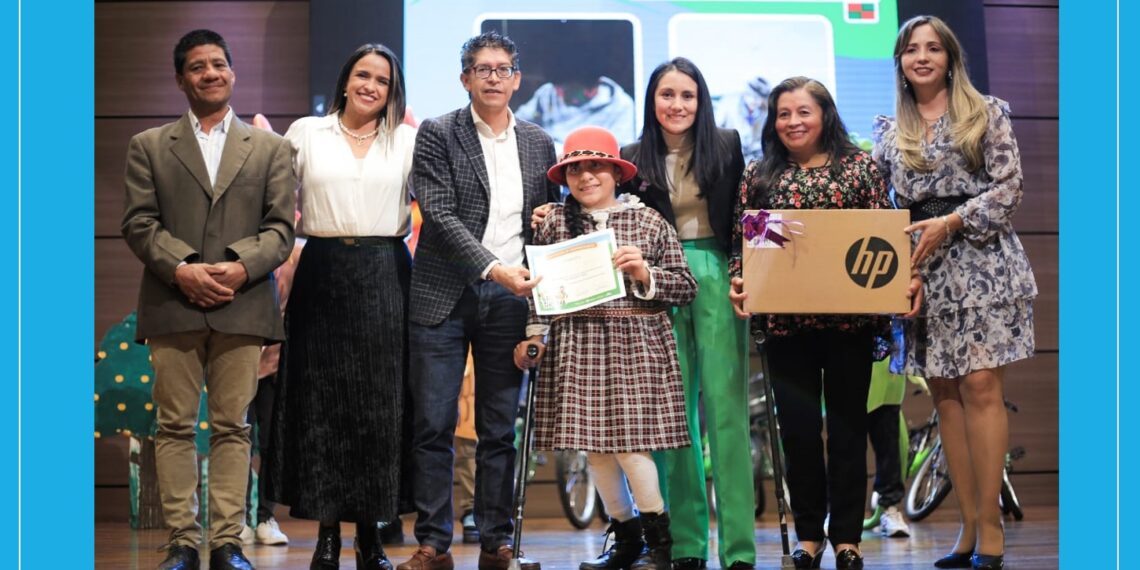 Niños que ganaron concurso de dibujo ‘Los Colores de mi tierra’ recibieron sus premios