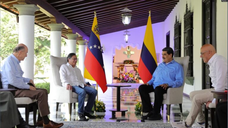 Gustavo Petro y Nicolás Maduro