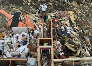 Abrumadora recuperación en curso en Mississippi devastado por tornados