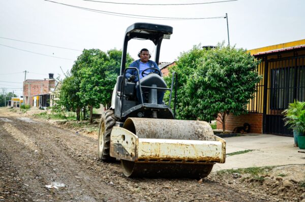 Se mejoran las vías de Villa David (2)