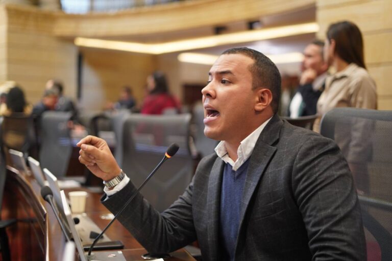 Vladimir Olaya, representante a la Cámara