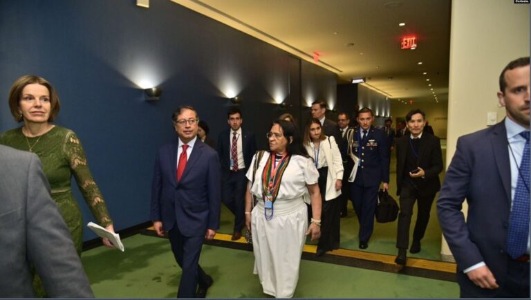 CEncuentro del presidente de Colombia Gustavo Petro con el presidente del Foro Permanente. [Foto cortesía de la Presidencia de Colombia].