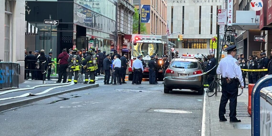 Un muerto y varios heridos por derrumbe de estacionamiento en Nueva York