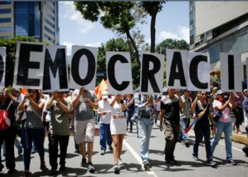 Propuesta de Petro de «cero sanciones» a Venezuela genera reacciones de la oposición