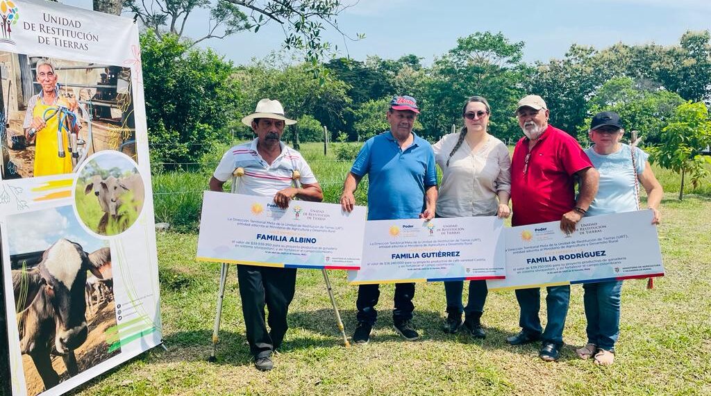 Tres familias de El Dorado, Meta, inician proyectos productivos en tierras restituidas
