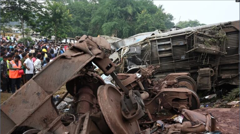 Tren accidentado en India