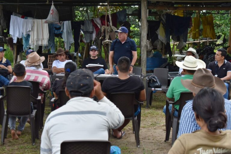 Alcalde Luis Eduardo castro en Quebradseca