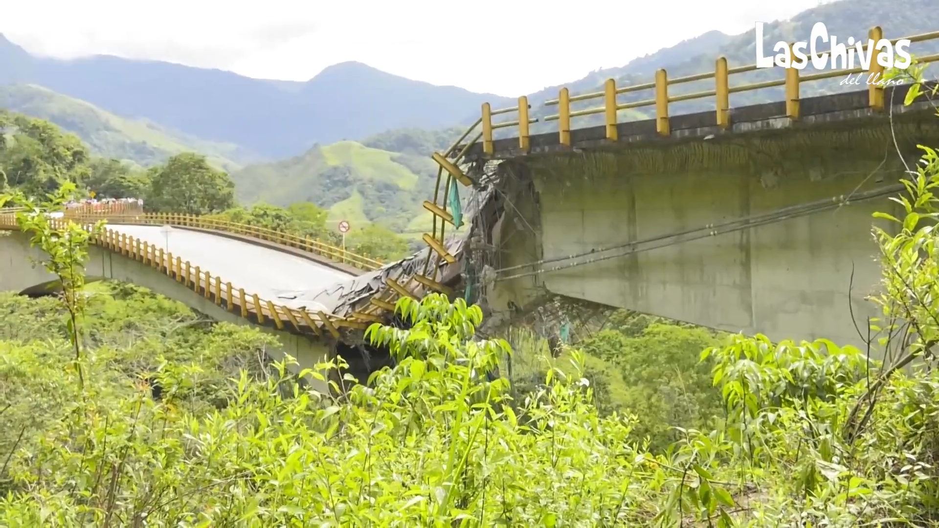 Puente caído Los Grillos