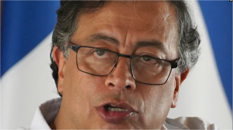 El presidente de Colombia, Gustavo Petro, habla durante una cumbre sobre migración en Palenque, México, el domingo 22 de octubre de 2023.