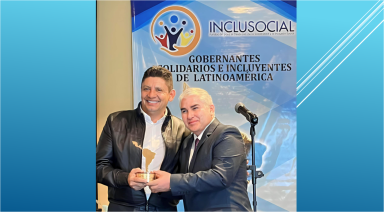 Leonel Rodríguez recibe el galardón
