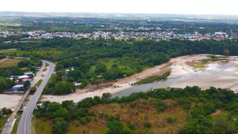 Dique de 660 metros en el río Túa (2)