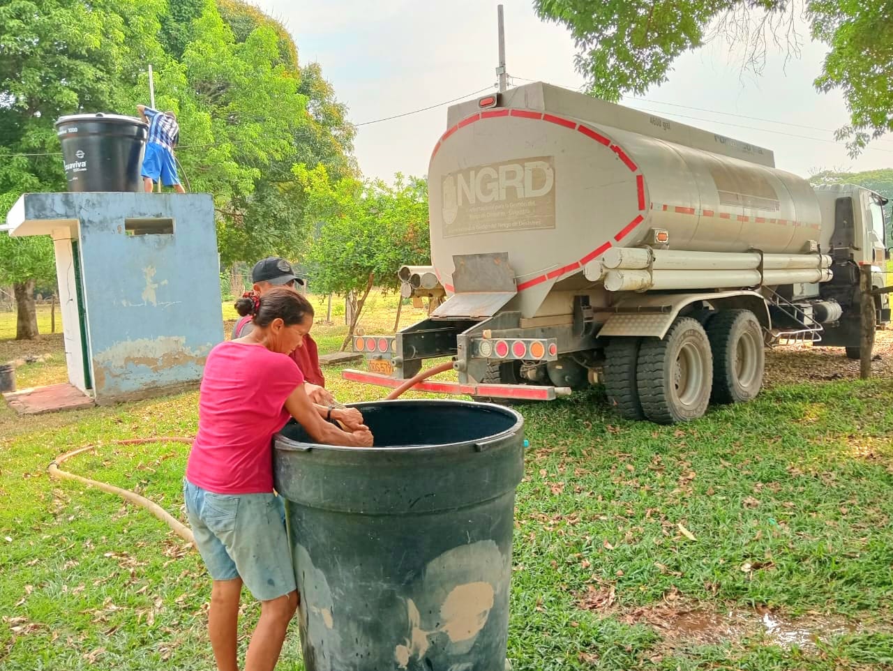 1’ 500.000 litros de agua ha entregado la Gobernación de Casanare, tras desabastecimiento en población campesina (2)
