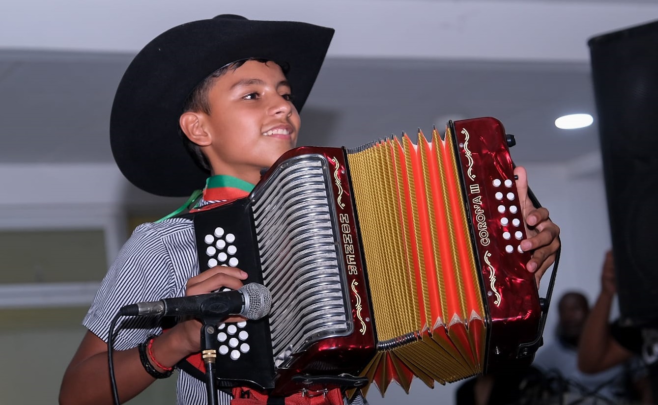 Jhon Emiliano Olmos Prieto, un niño maniceño que brilló en La Leyenda Vallenata (2)