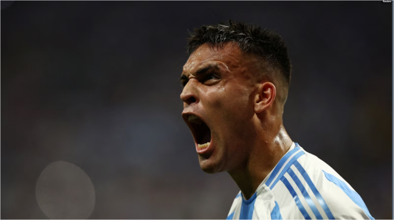 El jugador argentino Lautaro Martínez celebra el segundo gol frente a Canadá en el partido inaugural de la Copa América.