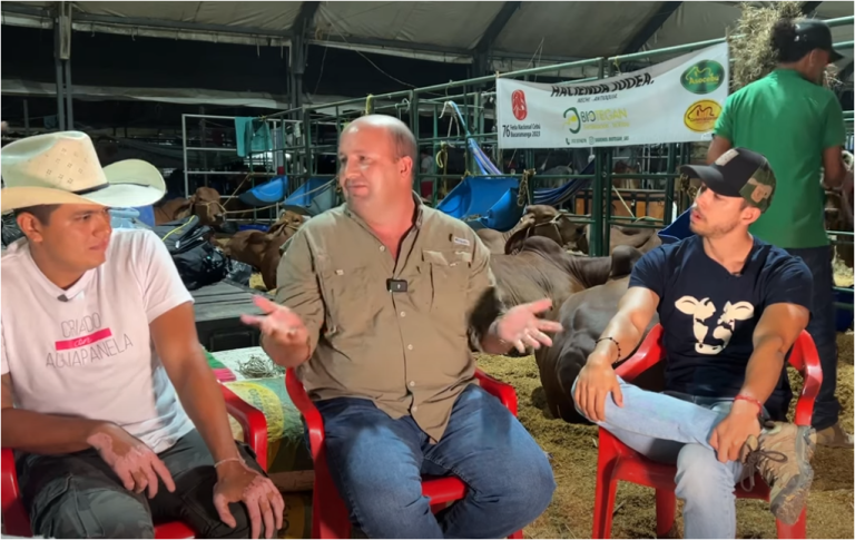 Camilo Manrique y el equipo de Todo el campo