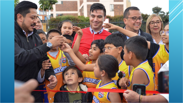 Mauricio Barón y comunidad