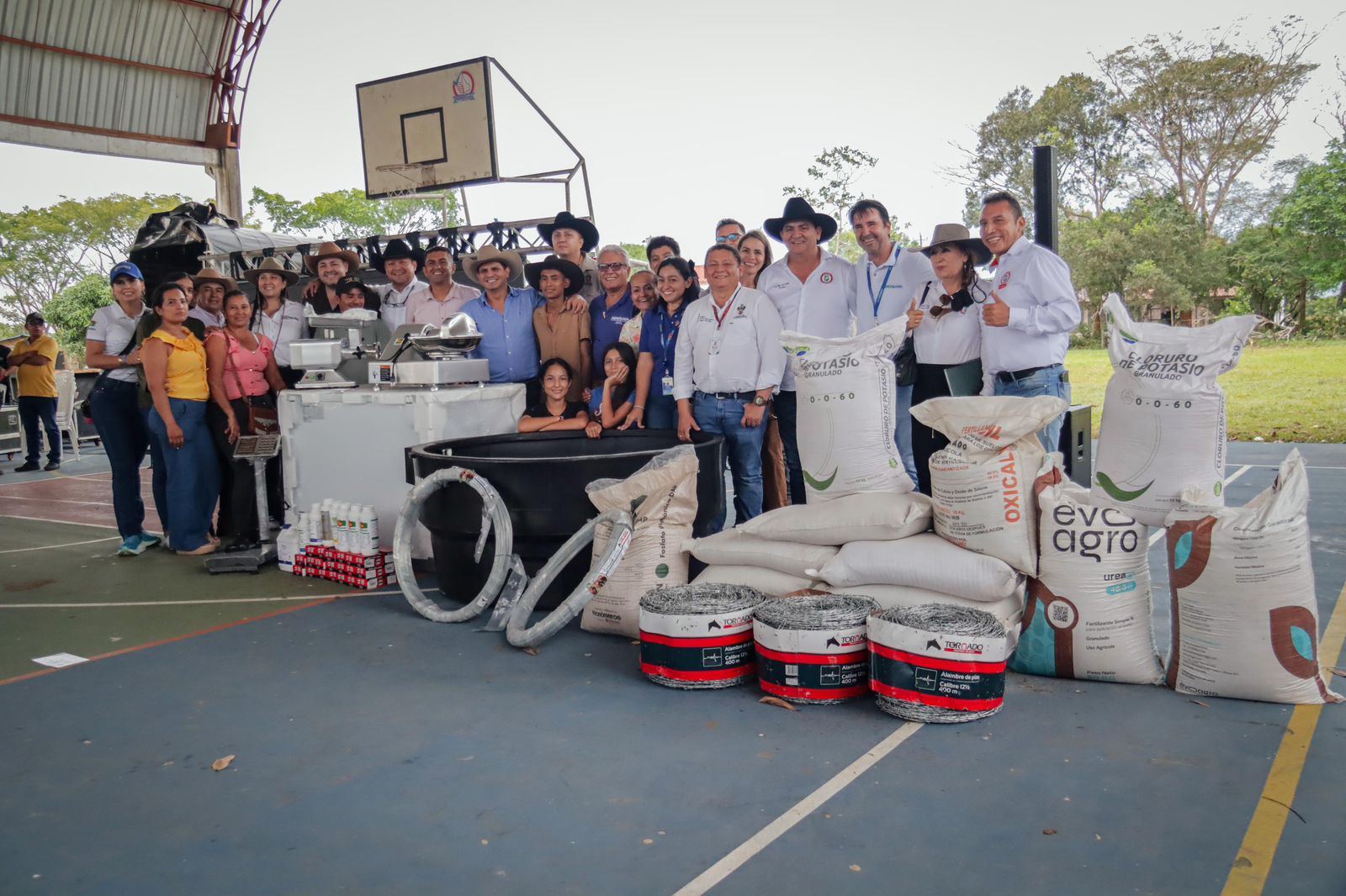 Entregas a jóvenes rurales