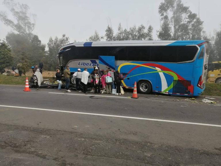 Bus accidentado en Sesquilé