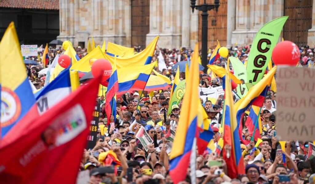 Marchas-en-Colombia-1-de-mayo-sindicatos-centrales-obreras-1024x597