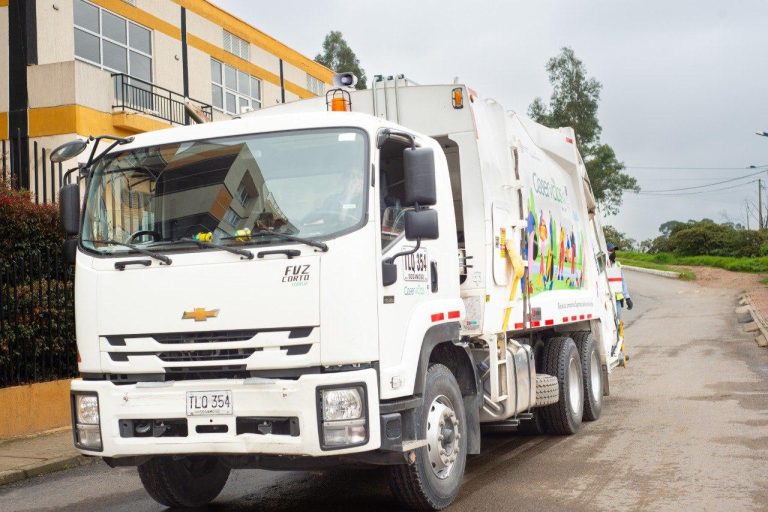 Vehículo recolector de Coservicios