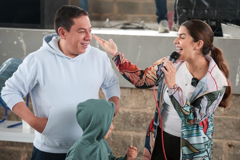 Carlos Amaya y Daniuela Assis