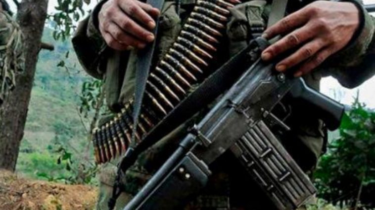 Fiscalia-niega-la-solicitud-de-suspender-ordenes-de-captura-a-16-jefes-paramilitares-758x426