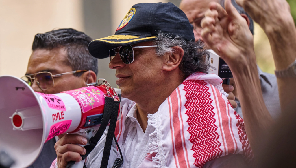 Gustavo Petro en manifestación en Estados Unidos