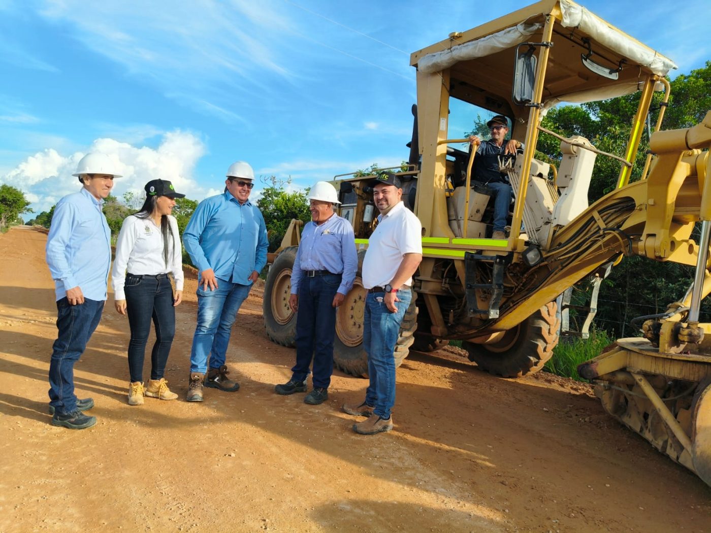 Avanzan las obras de mejoramiento vial en zonas rurales de Paz de Ariporo